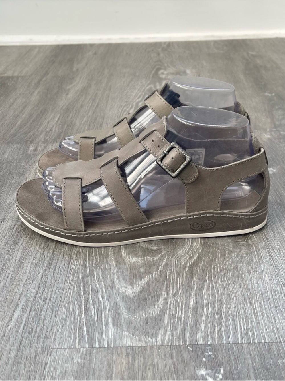 Chaco Aubrey Gray Leather Sandals Size 8 - Picture 3 of 5